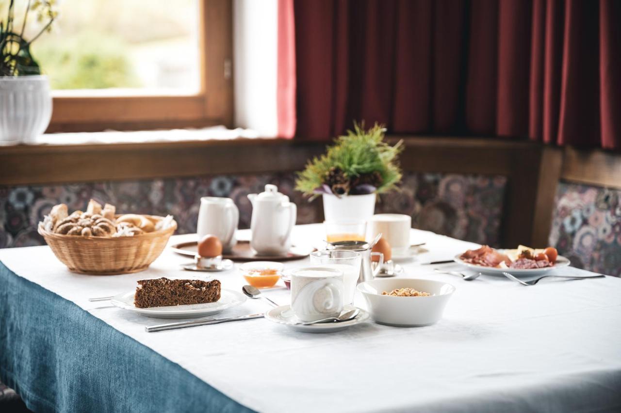 Garni Iosc Hotel San Vigilio Di Marebbe Eksteriør billede