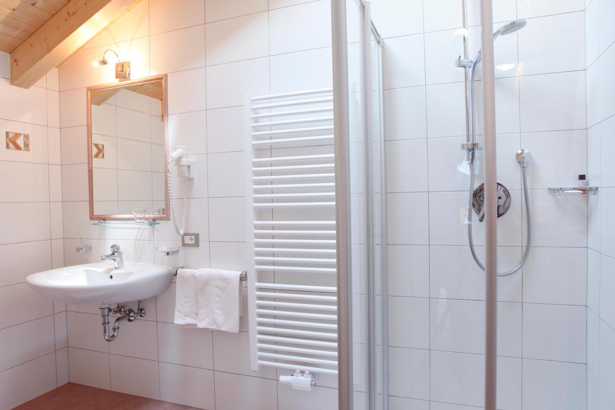 Garni Iosc Hotel San Vigilio Di Marebbe Eksteriør billede