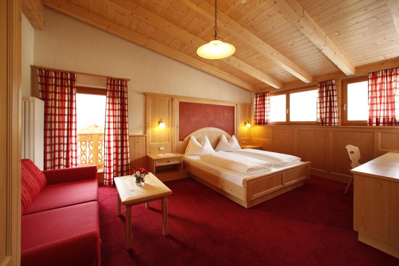 Garni Iosc Hotel San Vigilio Di Marebbe Eksteriør billede